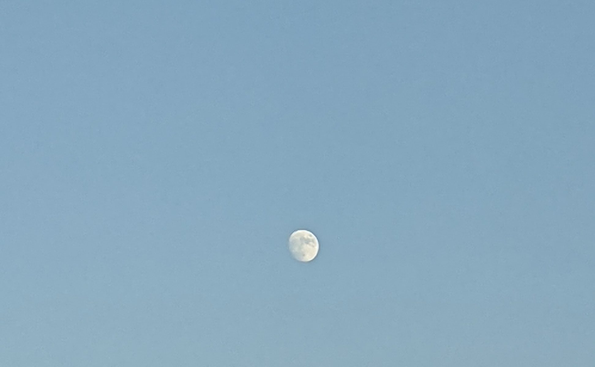 青空　月